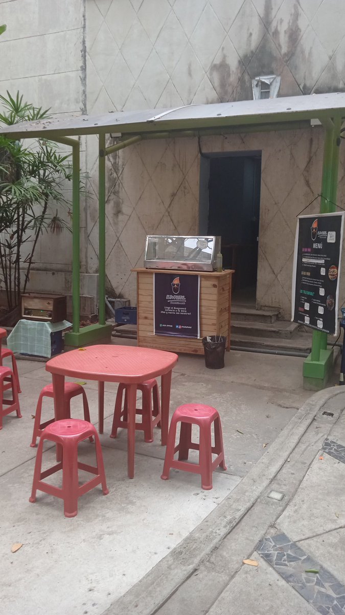 TuAltoPastel's tweet photo. Con el fin de garantizar de que sus pedidos lleguen a tiempo, el domingo 14/05 solo vamos a despachar los pedidos que se anotaron durante esta semana, y a quienes vayan a comer directamente a nuestro local en el Eje del Buen Vivir. 

¡Tomen previsiones muchachon@s! 😎🔥 https://t.co/GecMzznrAO