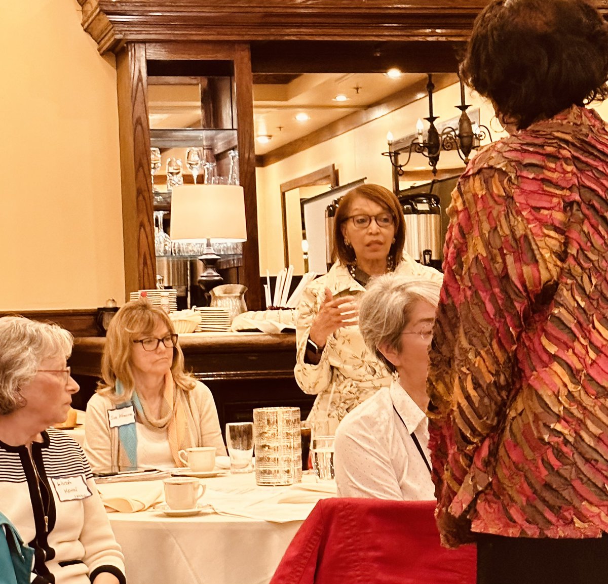 GClarkDickson's tweet photo. The League of Women Voters National Capital Area, representing the DMV,hosted their Annual Convention with a focus on “Collaboration between Mental Health Professionals and Law Enforcement”. Our outstanding speakers, Dr. Crystal Kuykendall &amp; Wayne Silver inspired our attendees. https://t.co/oYSSdjEz22