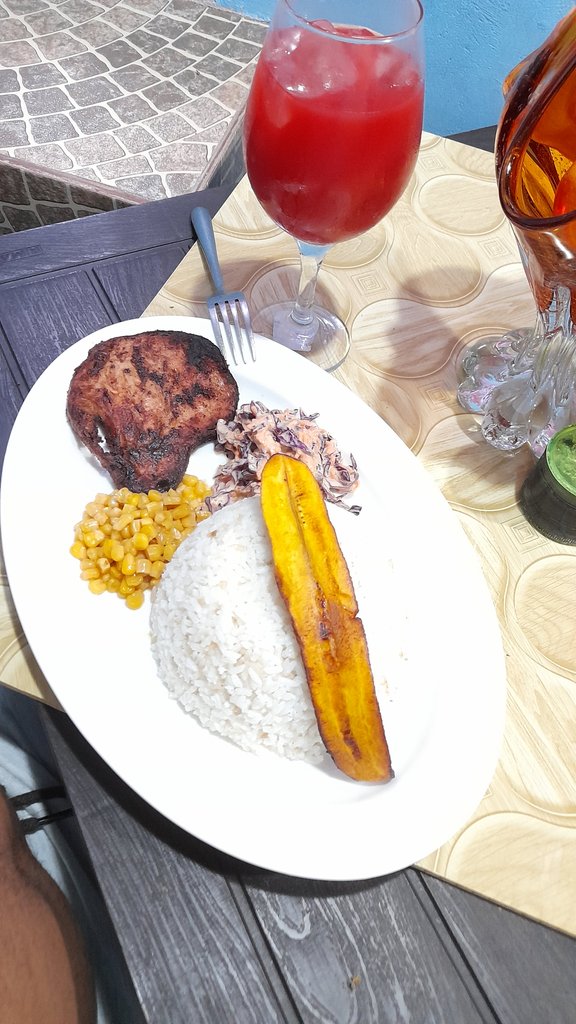 💋🍒COMO ES LUNES ALGO SUAVE ALGO LEVE Y RAPIDO ARROZ BLANCO 🍚MAIZ 🌽 ENSALADA DE REPOLLO🥬MORADO ZANAHORIA 🥕 chuleta ahumada frita y las QUETEDIGO🍌🍌🤪🤪🤪🤪💃💃LA INTENSITA🍒🍒🍒🍒🍒🍒