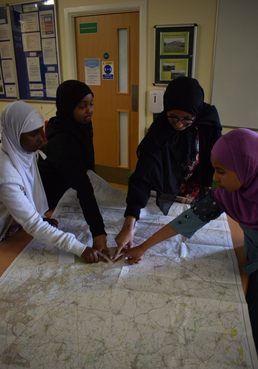 LozellsHR's tweet photo. Map reading ... @LozellsPrimary https://t.co/0DiaEstyIE