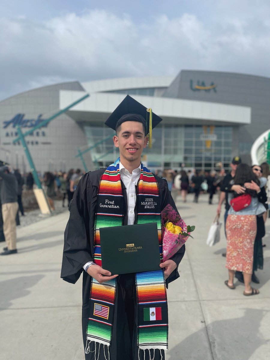 HartnellTF's tweet photo. Congrats to Hartnell distance alum Jesus Avalos (King City) who graduated with B.S. degree in Kinesiology and minor in Athletic Training from the University of Alaska Anchorage. Jesus was the Norcal 10k champion and All-American.
@HartnellAthletc 
@KingCityTrack 
@JohnJDevine https://t.co/QvdmJDfaza