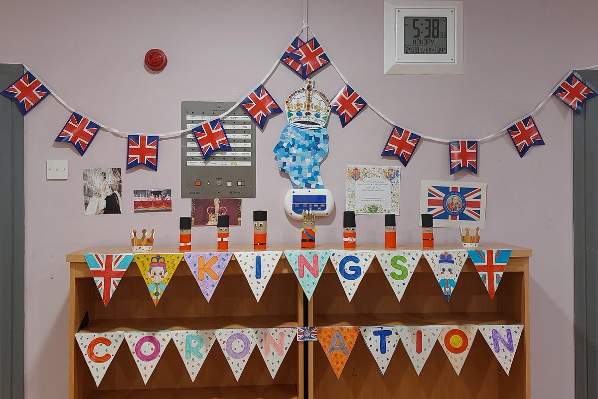 sneakycats's tweet photo. Some of our King's coronation celebrations and decorations . On our female older adult unit 👑🙂 @Humber_QI  @HumberNHSFT https://t.co/afndUV69CT