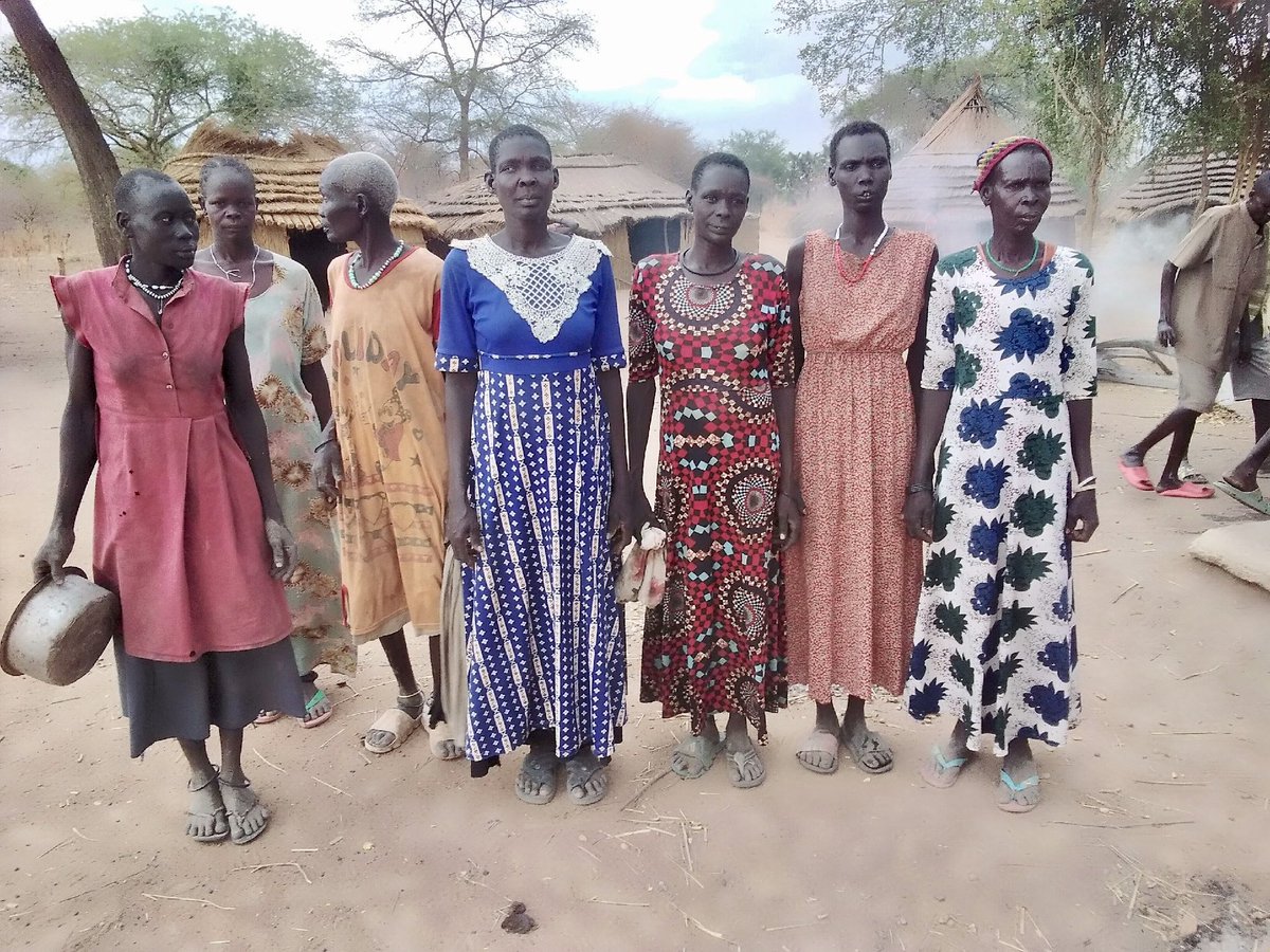 OneHeart1Lif3's tweet image. RT waterisbasic "While the new graduates are up and running, repairing wells in Aweil, our current women-led well-repair teams continue work in Warrap State at a steady pace!

#womenandwater #waterisbasic https://t.co/sfGNnxYN9z"