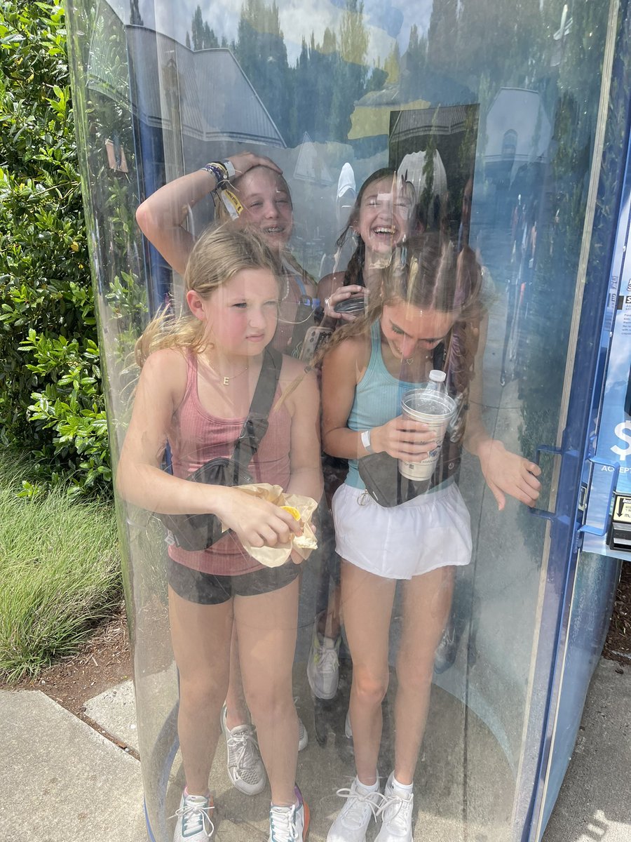 Mrs. Amos tweet media