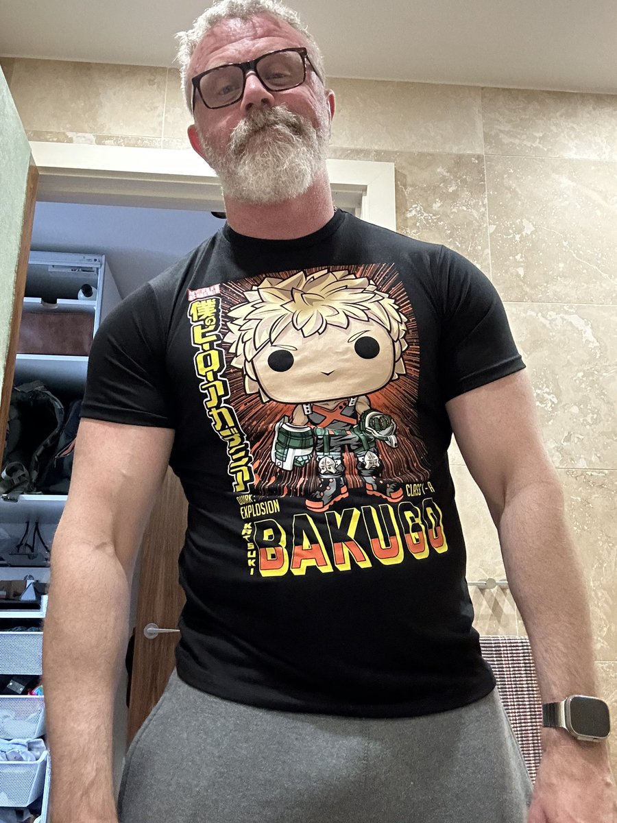 Freddy Miller on Twitter "Look at me, totally non threatening. 🤣"