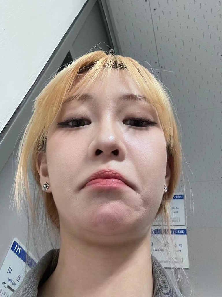 ranranba123's tweet photo. 地狱级笑话，我买了一瓶很像精液的洗衣液 https://t.co/WhD9SuIktR