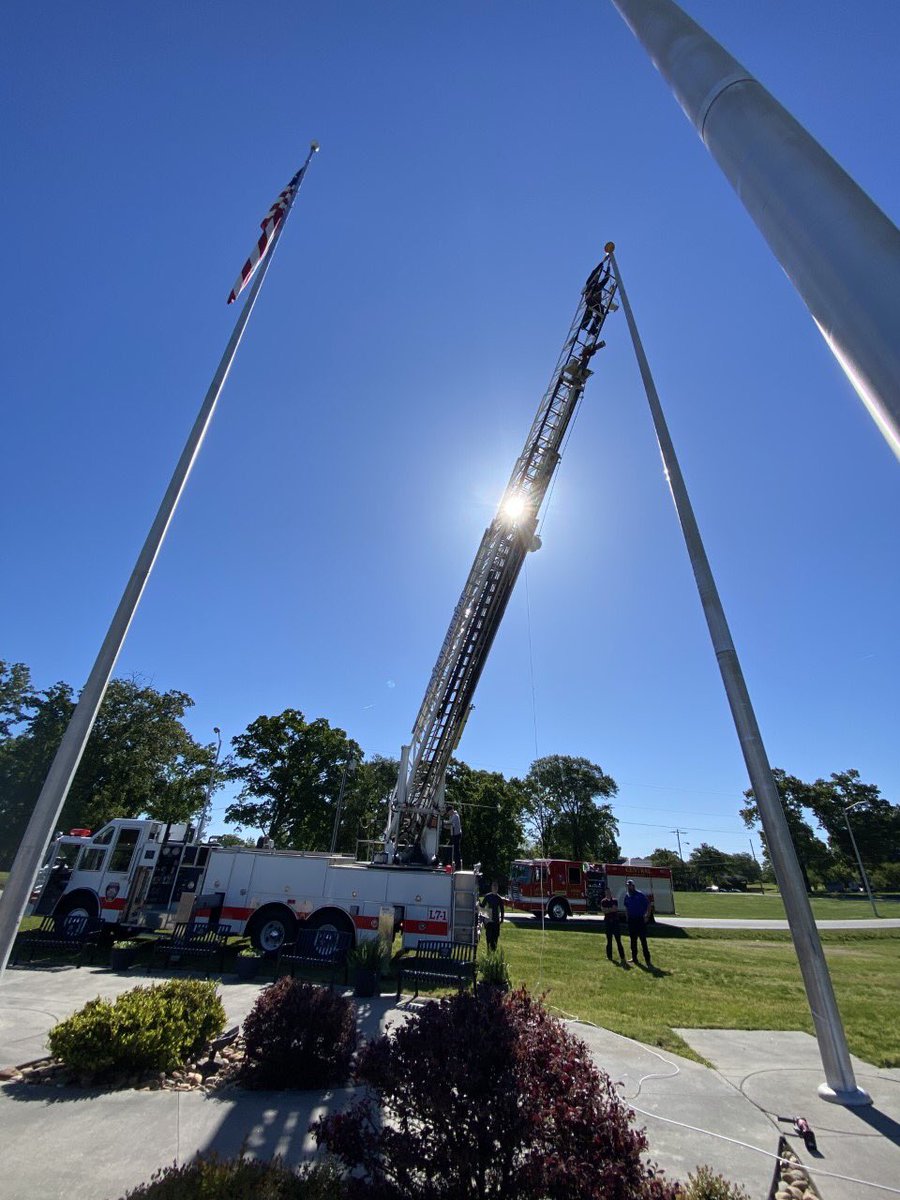 Southern Wesleyan U tweet media