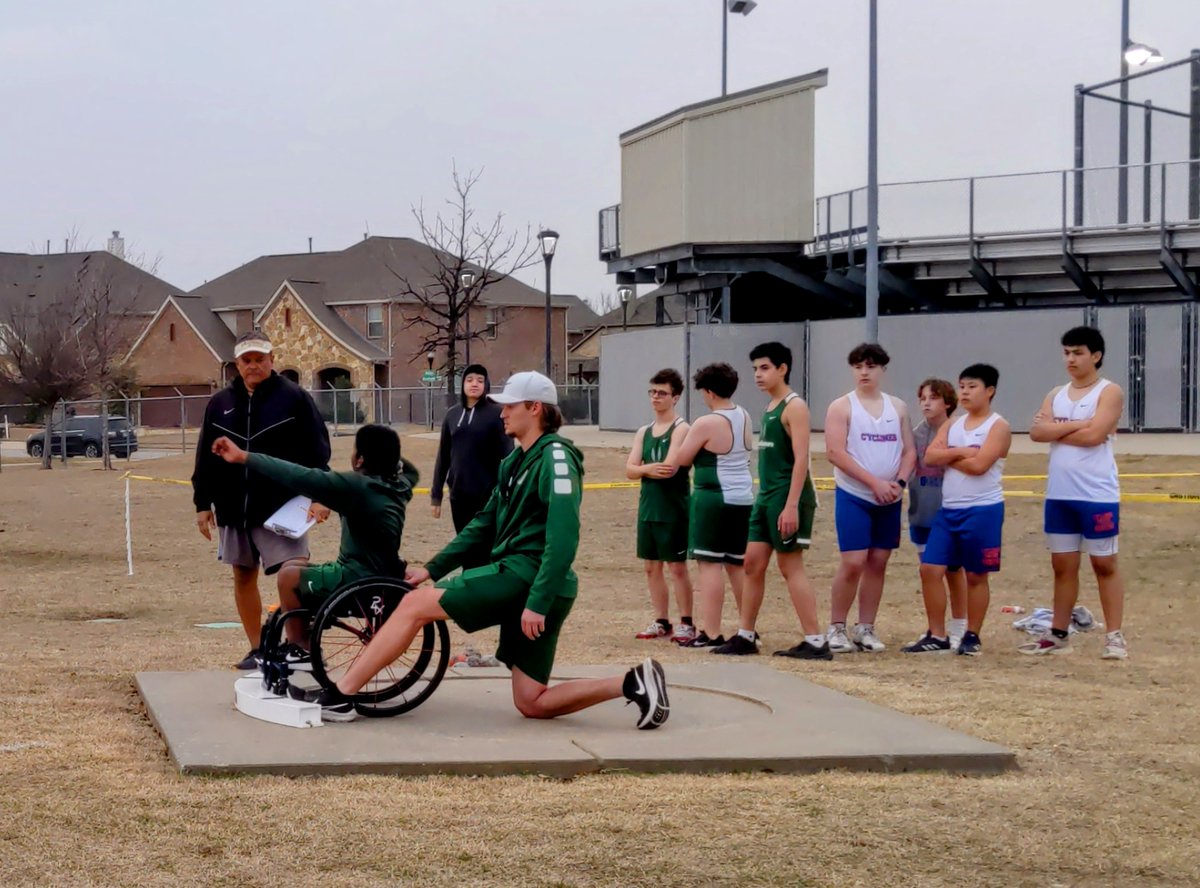 NelsonAthletics's tweet photo. Aarya competed at the Texas Regional Paralympic Games over the weekend with 2 National Records in U14 Shot Put (7.33 Meters) &amp; Javelin. The Javelin record has been broken after 23 years and by 2.46 meters!
Photo Track Season - Servant-leadership with Coach Dodds @Friscoisdsports https://t.co/qnQ8LwEGZM