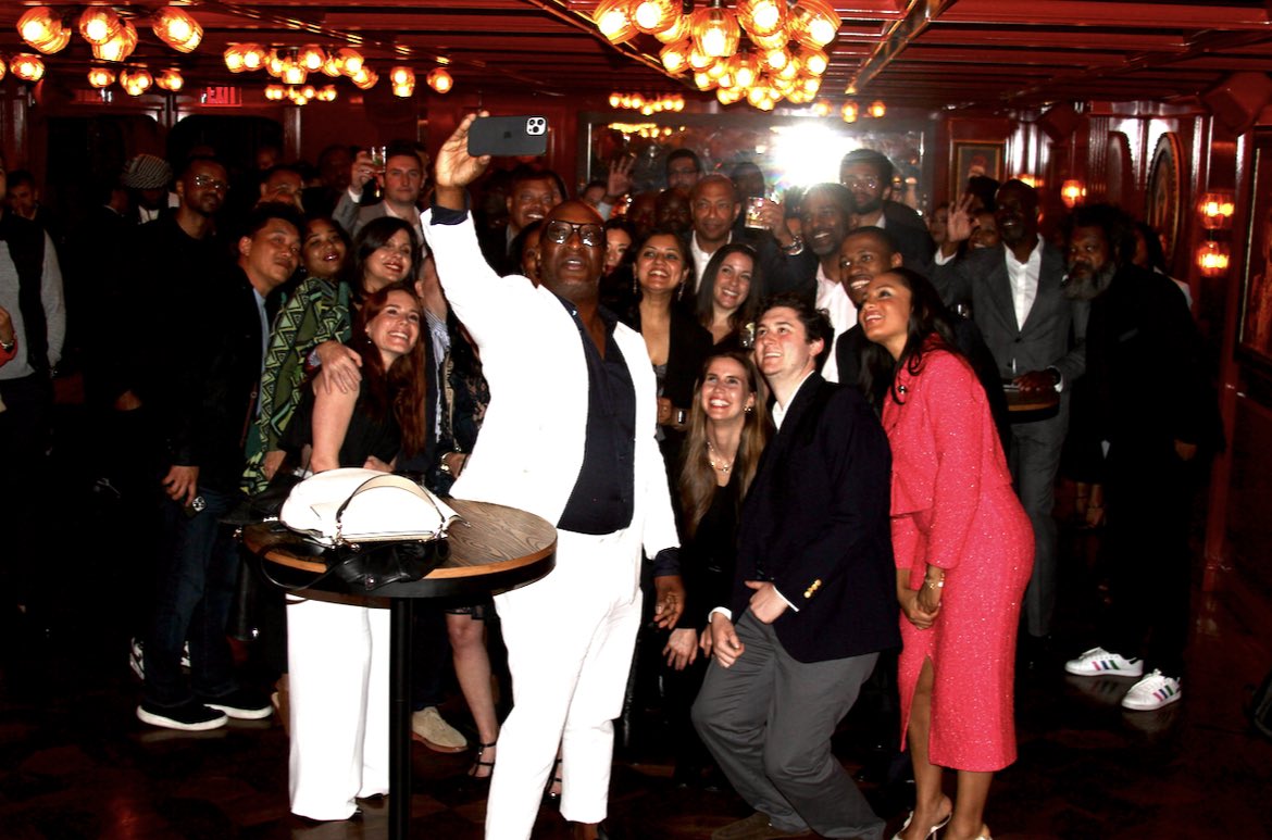 GoJetIt_'s tweet image. Thank you to Blair Smith of the Milken Institute, Marcus Glover with Lockstep Ventures and Group Black for hosting such a wonderful evening to celebrate our CEO, Glenn Gonzales, and his accomplishments thus far. #GoJetIt