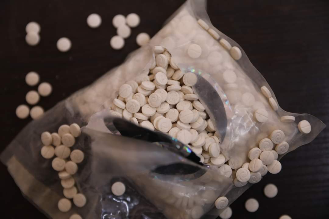 FieldM2n's tweet photo. #Captagon
A total of 16 million Syrian-made Captagon pills have been seized in the past three days- $240-300 million 
- 12 million in #Iraq
- 1.3M in #Saudi Arabia 
- 1.5 million in opposition areas (Jarablus and #Al_Tanf) 
1.2 million in #Jordan,
In two weeks: $615-790 million. https://t.co/jpoeoDIrj1