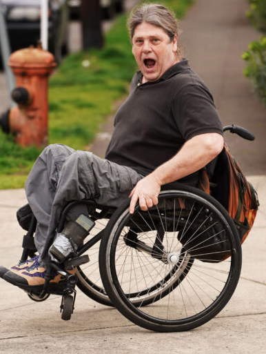 wsmagazine's tweet photo. In this episode of #viewscapes, Tom Haig (’09 Comm.) talks with @wsmagazine editor @RealLarryClark about reinventing his life after a bicycling accident left him paralyzed, writing his memoir, and more. #WSU #GoCougs
https://t.co/bBoLSGo6in https://t.co/pRqIULUODq