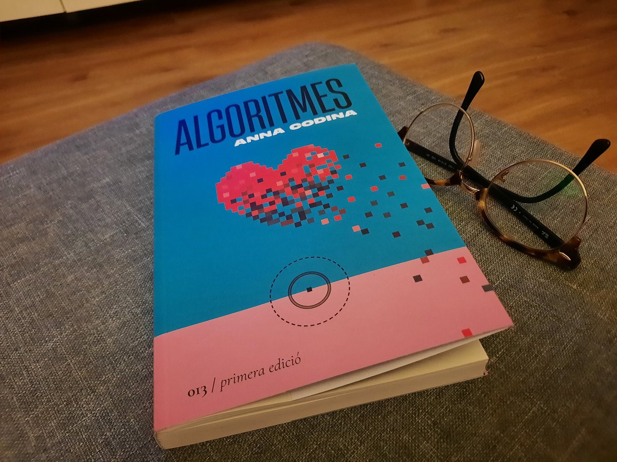 sherreracat's tweet image. Més connectats que mai, més desconnectats. A #Algoritmes d'@ultrasonica ho veus claríssim. Com també que som ratolinets al servei de les empreses. Pensem que som lliures, que decidim, però no és així. Postureig a xarxes, felicitat irreal. (1/2).