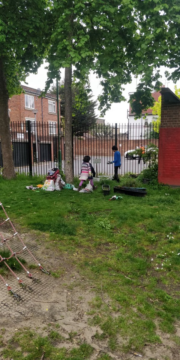 Biddestonepark's tweet photo. Getting the "little growers corner" ready for planting. 
Everyone is welcome to join #Biddestonepark funday on May 13th from 12pm. https://t.co/oDS8GqPDfS