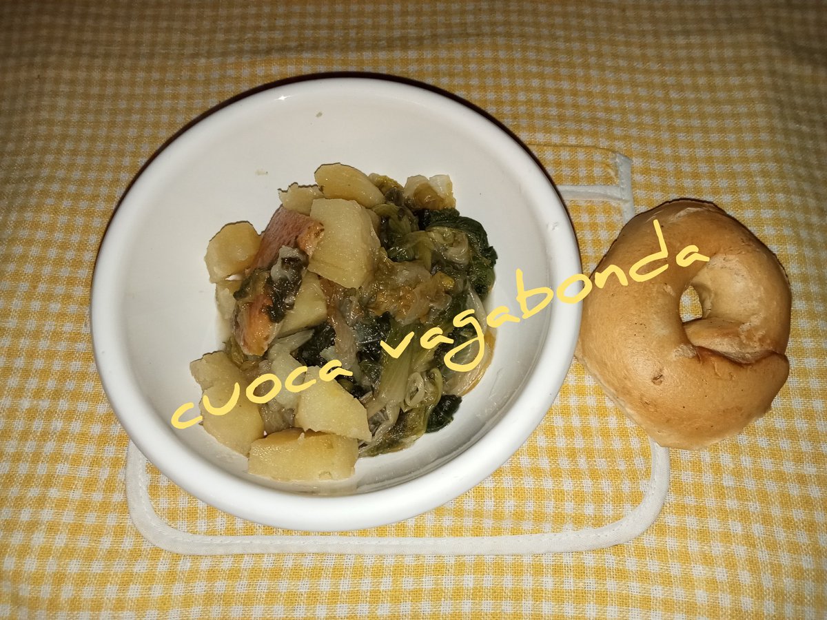 CuocaVagabonda's tweet photo. Scarole e Patate
#lunedì #cena
#scarole #patate  

la ricetta è sul mio blog 👇https://t.co/XjllRdaBt5
clicca sulla pagina "cuciniamo insieme"

se provi una mia ricetta, taggami #cuocavagabonda https://t.co/KZHuPD1Q85
