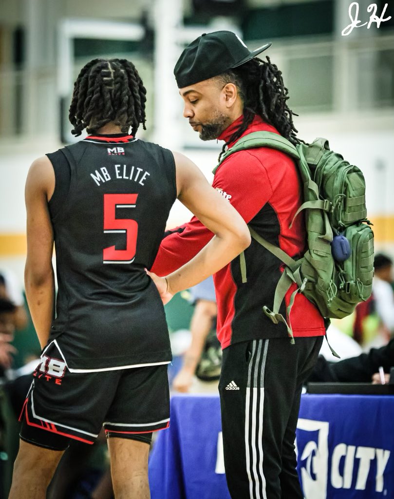 MahonCoach's tweet photo. @OTRHoops MB Elite out of GWINNETT GA. walked away with a few wins thanks to the crew for hosting this tournament. Got to see our work unfold MB took down some really good teams Still have some unsigned Varsity Players looking for a opportunity Dm me please and thanks https://t.co/aqo1HGiTOG