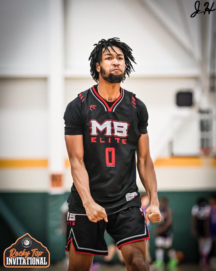 MahonCoach's tweet photo. @OTRHoops MB Elite out of GWINNETT GA. walked away with a few wins thanks to the crew for hosting this tournament. Got to see our work unfold MB took down some really good teams Still have some unsigned Varsity Players looking for a opportunity Dm me please and thanks https://t.co/aqo1HGiTOG
