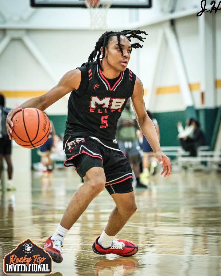 MahonCoach's tweet photo. @OTRHoops MB Elite out of GWINNETT GA. walked away with a few wins thanks to the crew for hosting this tournament. Got to see our work unfold MB took down some really good teams Still have some unsigned Varsity Players looking for a opportunity Dm me please and thanks https://t.co/aqo1HGiTOG