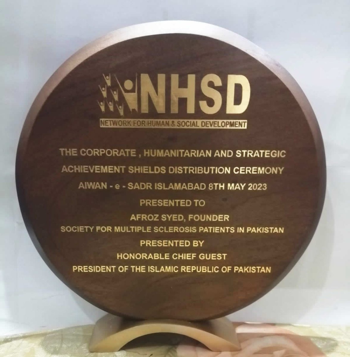 SMSPPakistan's tweet image. AlhamdoLillah, received the Achievement Shield today from the President of Pakistan, Dr. Arif Alvi at Aiwan-e-Sadr Islamabad. Cannot thank Allah enough for His blessings.
.
#smspp #smsppakistan #nhsd #humanitrianachievement #achievementshield
