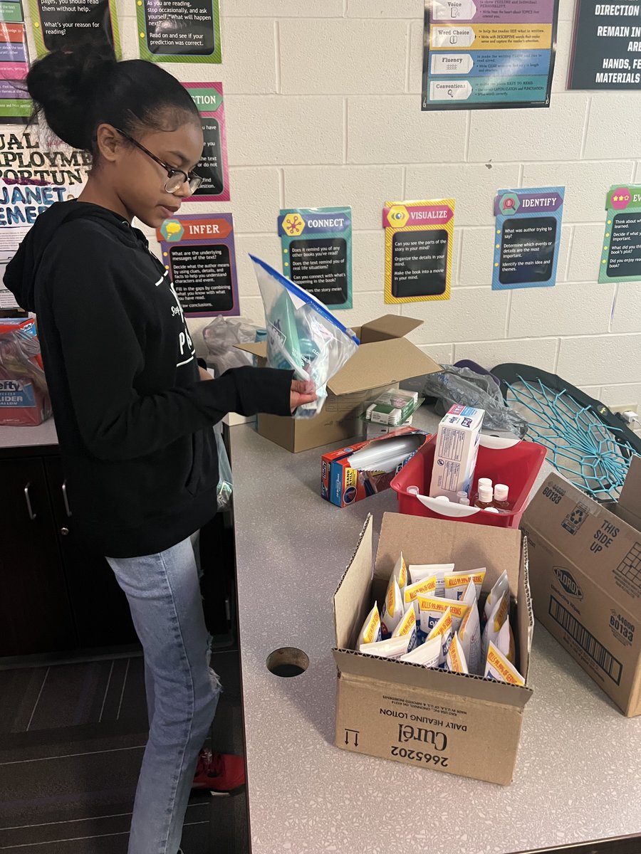 MilkovichMS1's tweet photo. Making personal care packages for the less fortunate https://t.co/g3GfKDPJSJ