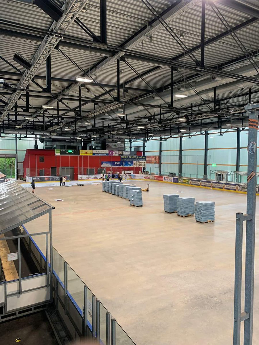 sgdtommy1953's tweet photo. Ungewohnt unsere "Bärenhöhle" so ganz ohne Eis, aber bin schon mega Heiß auf unsere Inline Hockey Jungs Ende Mai 🥳🥳🥳🥳
#ZementHacklazz
#Freising
#HockeyIstDasGanzeJahr https://t.co/Im5KxtSwKi