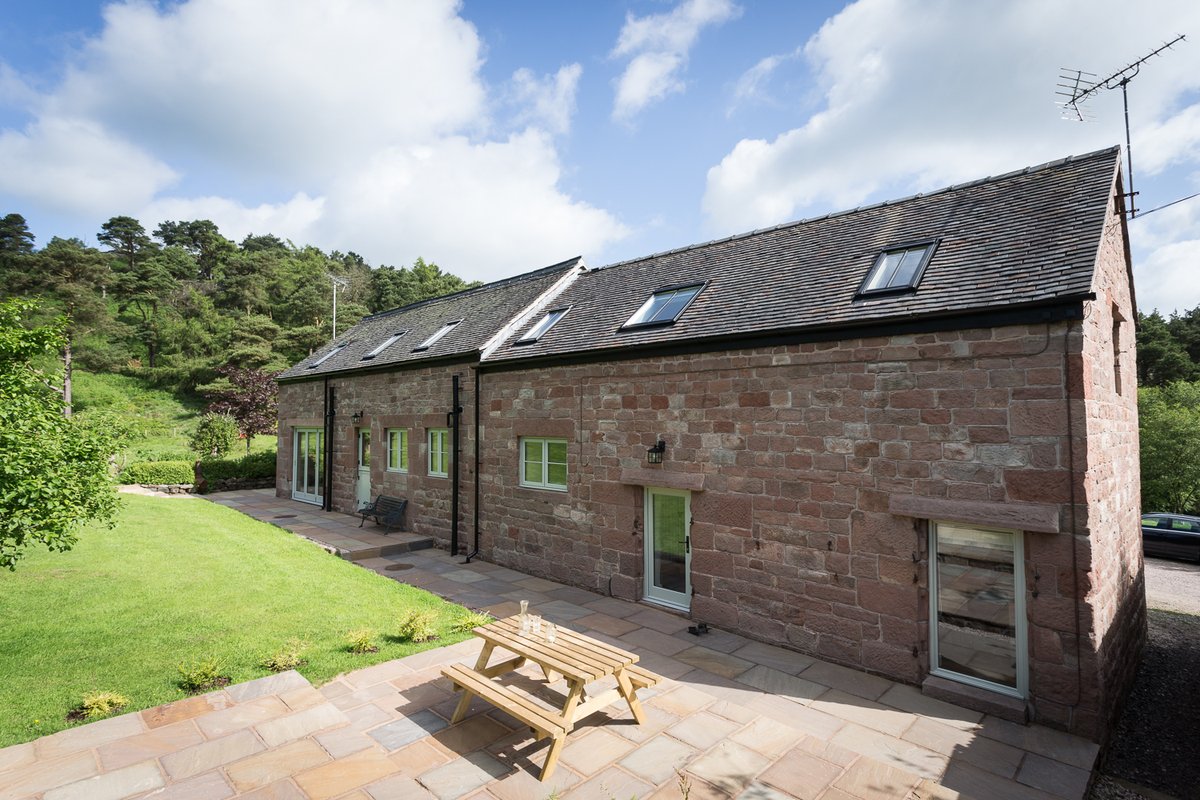 FHCottage's tweet image. Summer 2023 availability at @FHCottage #PeakDistrict 

🏡Country cottage 
🛌Sleeps 4+2 (+ cot)
🥾Amazing walking routes from the door 
🍺Great choice of country pubs nearby  

Book direct for best rates ✅

fhcottagepeakdistrict.co.uk