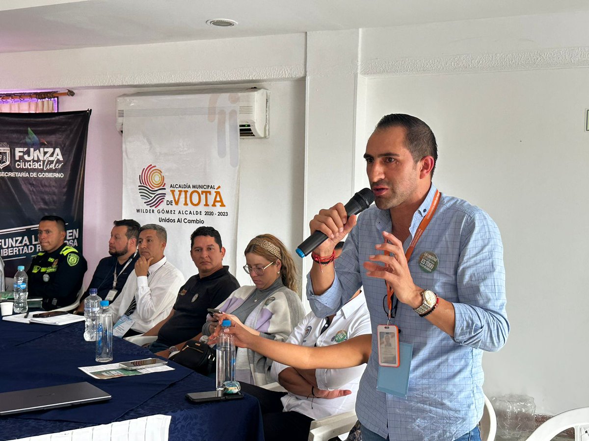 SecGobCundi's tweet photo. En #Viotá la Dirección de Derechos Humanos lideró el primer Encuentro Provincial del Tequendama, para avanzar en la construcción de la Política Pública de Libertad Religiosa, de Cultos y Conciencia del Departamento. #RegiónQueProgresa https://t.co/3bS6EQXFP3