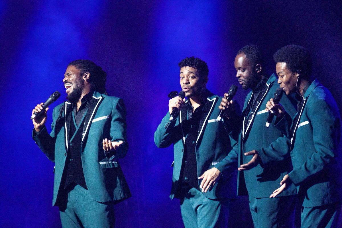 SoundsGrounds's tweet photo. Date for your diary:  SATURDAY 1ST JULY ⏰ 
The Clocktower Enclosure, York Racecourse, 5pm 🤩
 
Enjoy a triple-bill of sensational live music featuring:🎤🎼
 
Acclaimed international show The Magic of Motown🕺
plus favourite York band Hyde Family Jam 💃
&amp; The Reciprocals 😍
 
1/2 https://t.co/Jn10snK9ew