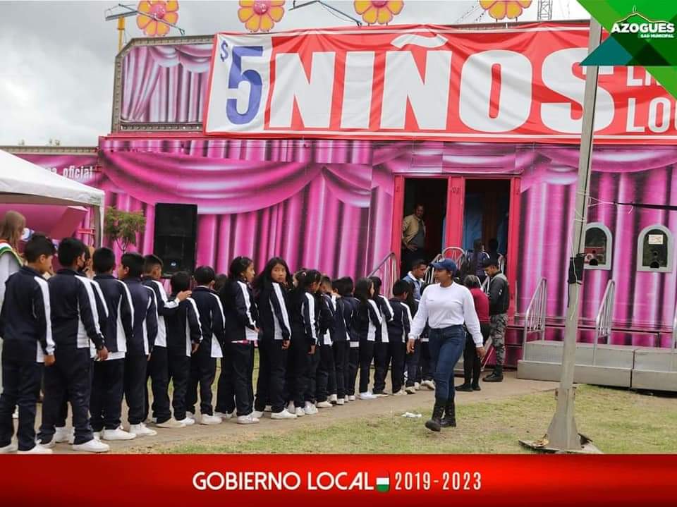 MAzogues's tweet photo. #InfanciaPlenaYDerechos🎪 

📌No hay nada más bonito que ver a un niño sonreír y sentir su alegría, por ello invitamos a alrededor de 400 niños de diferentes centros educativos de las comunidades más lejanas, para que disfruten de una función circense en el #ParqueDelMigrante https://t.co/RulgGHEr04