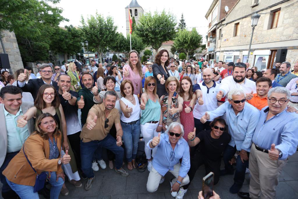 Tenemos ganas de cambiar muchas cosas, de mejorar la vida de los vecinos, de unirles en torno a valores sanos: del esfuerzo, el trabajo, la pluralidad y las ganas por ser libres y prósperos.

En Galapagar apoyo a Carla Greciano para que sea su alcaldesa.