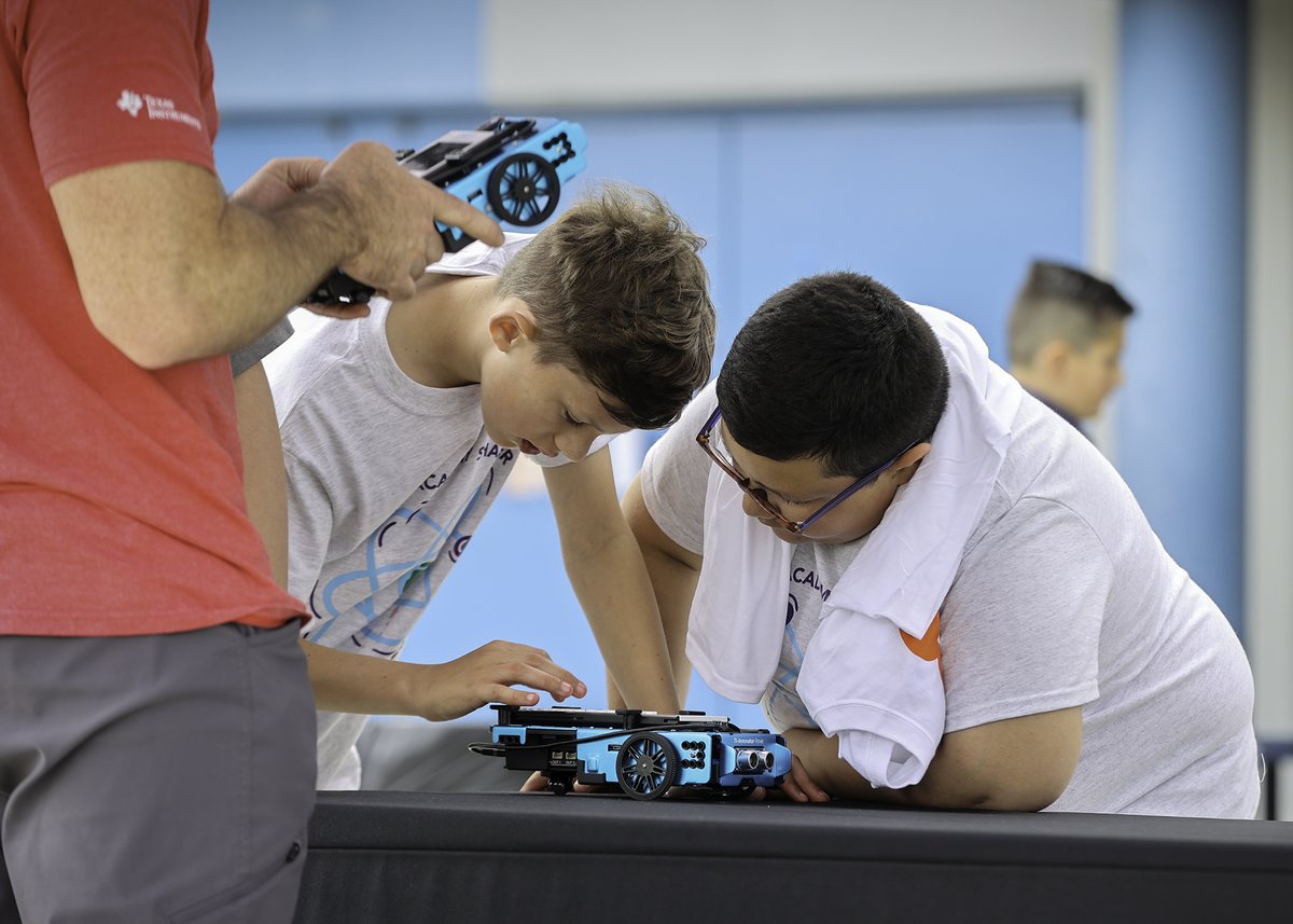 KCSOS's tweet photo. Congrats to the more than 300 Kern County 4th through 8th graders who put their Science, Technology, Math, and Engineering skills to the test over the weekend during the 2nd annual STEM Olympiad held at Liberty High School. Results will be announced soon. https://t.co/RCS6RoUPk6