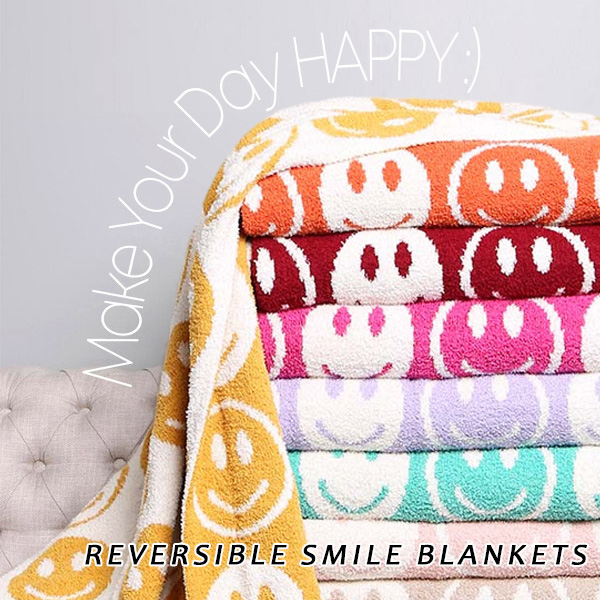 Reversible smile blankets

#smileblanket #reversibleblanket #colorful #softblanket #giftideas #comfy #accessories #wholesale