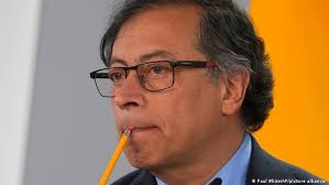 ManuelJVelez's tweet photo. Quién está de acuerdo que Gustavo Petro es el peor presidente de la historia. 
Colombia va peor 🔄 @petrogustavo https://t.co/uW6Ow7W6Ih