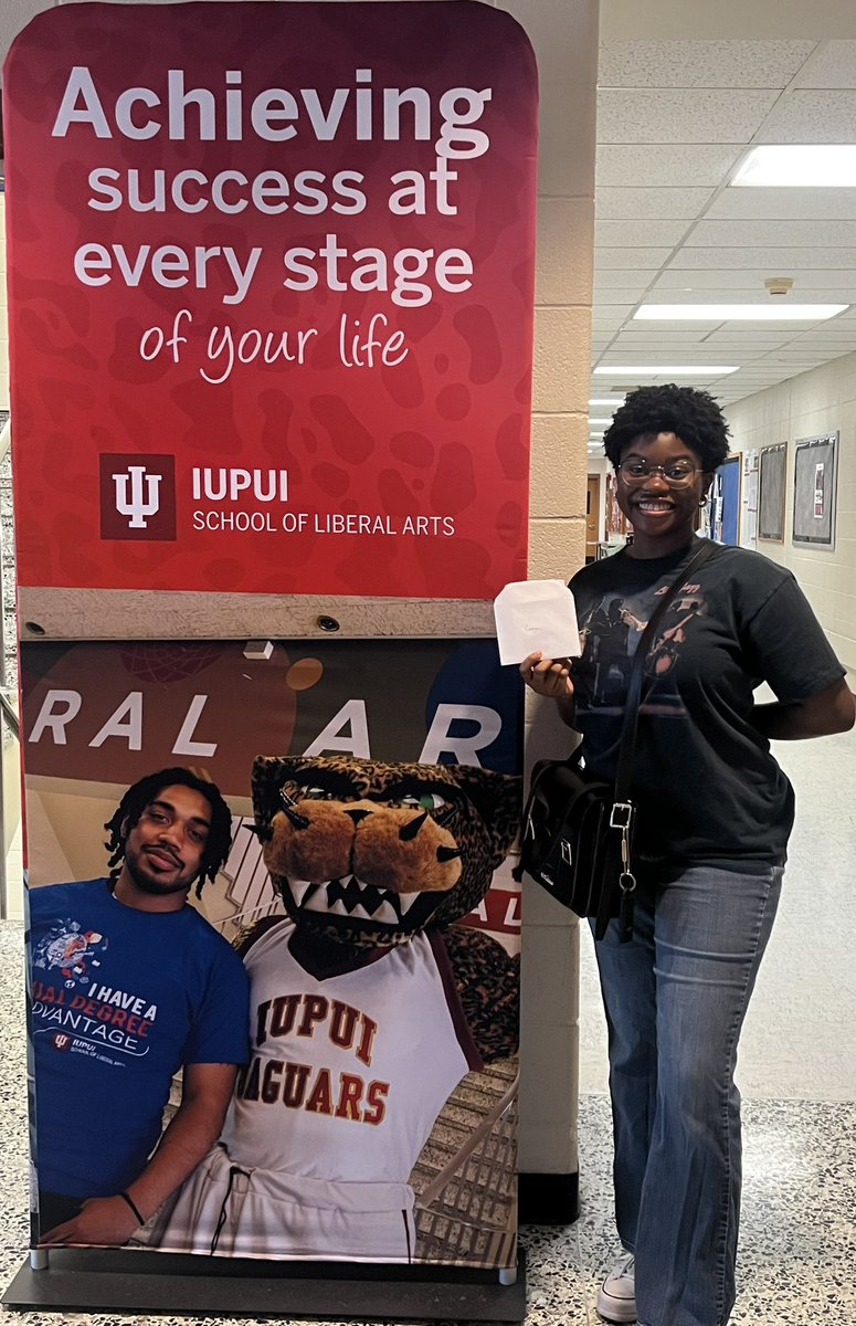 IUIJournalismPR's tweet photo. Senior Camryn Daniels’ name was chosen for our $50 gift card 🎁💳 giveaway. ⬇️⬇️⬇️ Enjoy, Camryn! Thank you to all who submitted videos to us! https://t.co/sZFrMhUHy5
