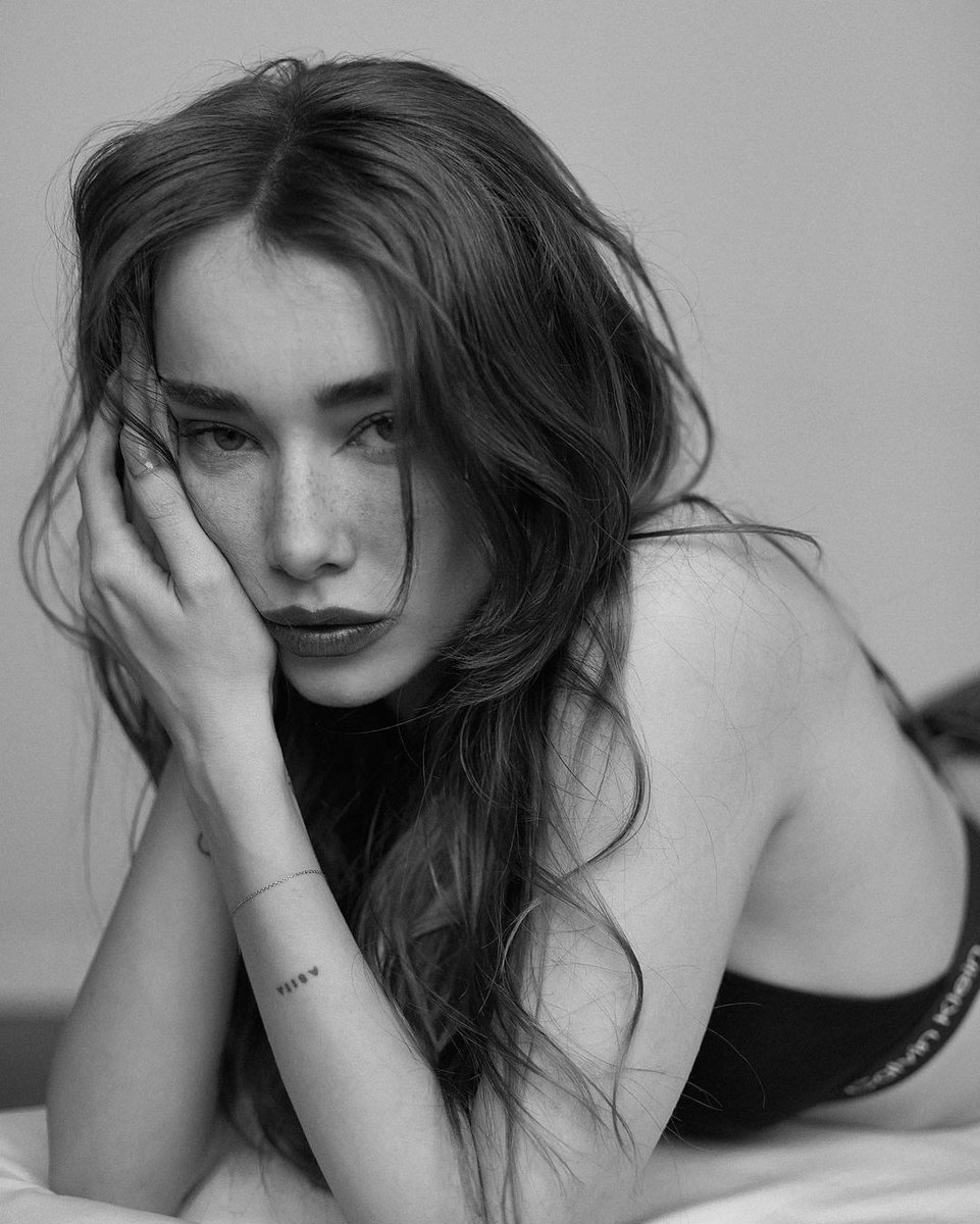 isabelleevamoon's tweet photo. You have some daddy issues
It’s not like that’s an issue
The way you look at me it’s almost like I have to kiss you
I f*cking had it with dramatics
Show the passion and you
Push me, shove me, I don’t wanna have no gushy loving https://t.co/VARFwVD8aa