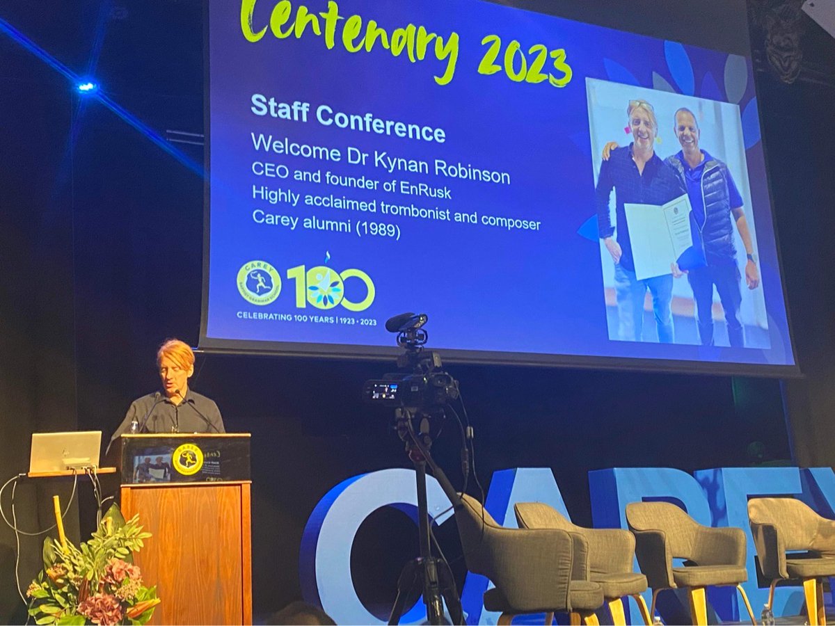 After a long but gr8 3 weeks working with amazing schools in Australia <a href="/CareyBaptist/">Carey Baptist</a> <a href="/edspace/">edspace</a>  I caught a 16hr flight from Melb to Dallas onto Jacksonville &amp; home to #StAugustine A day at the desk catching up on emails feels kind of refreshing <a href="/EnRusk/">Enrusk</a> #educationconsultant #dtk12