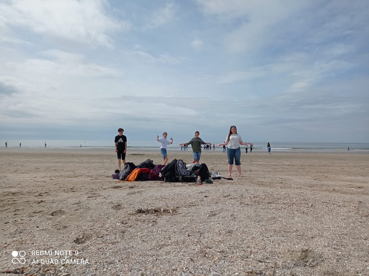 Willkommen in Frankreich ! Les correspondants des élèves du <a href="/CLGAnquetin/">Collège Louis Anquetin</a> ont été accueillis à la mairie d’Etrepagny avant de découvrir la région normande. #euroscol
