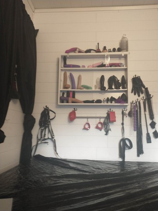 What will it be today? :) And please get me alot more from amazon <3 https://t.co/q8Jhmnq6ZW<a href="/tag/melodifestivalen"class="tags"><span>#melodifestivalen</span></a>