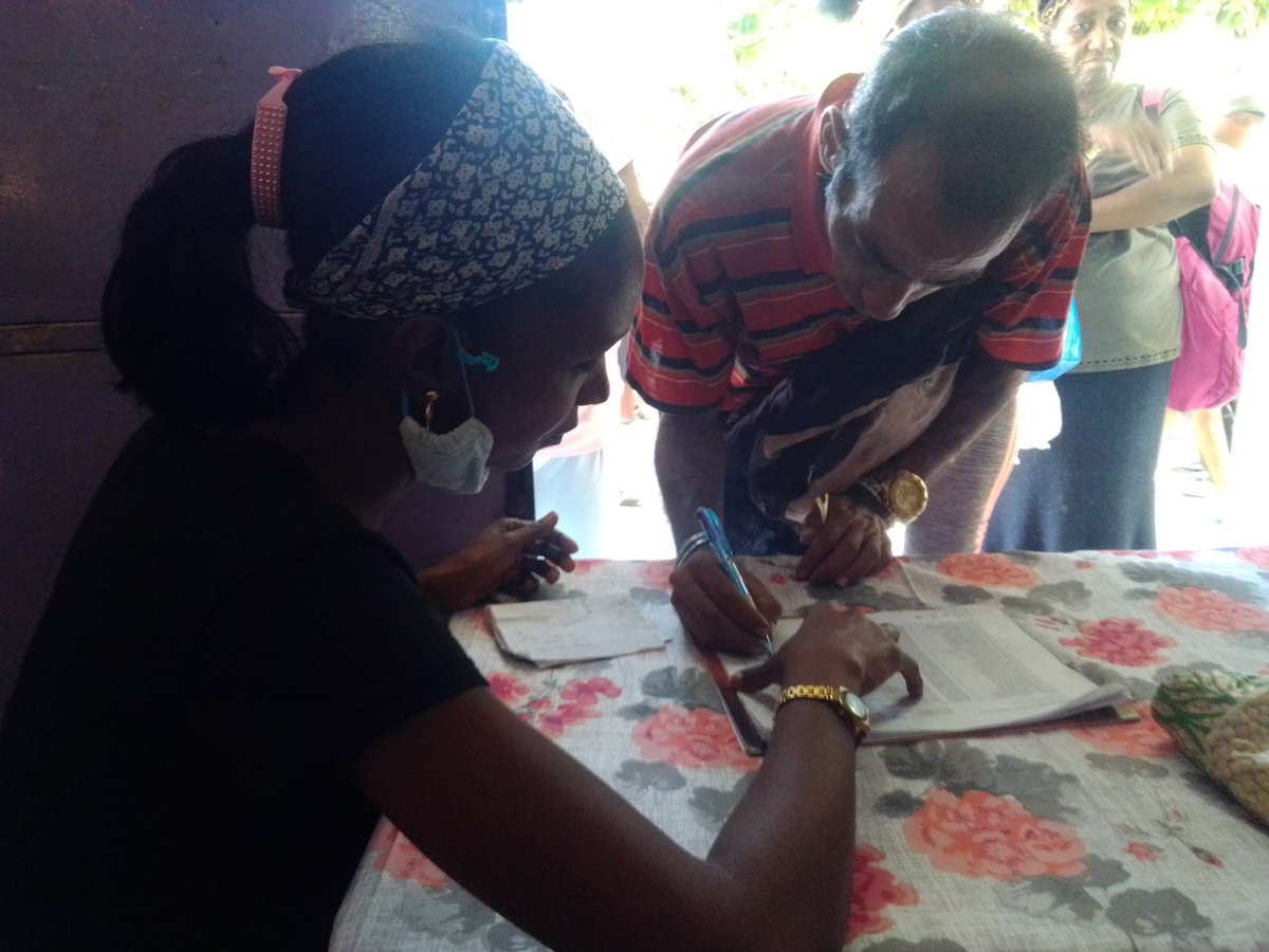 En la provincia Santiago de Cuba, continua la entrega gratuita de los módulos alimenticios de donación a las personas en situación de vulnerabilidad, embarazadas y niños bajo peso y talla.
#ComercioCuba