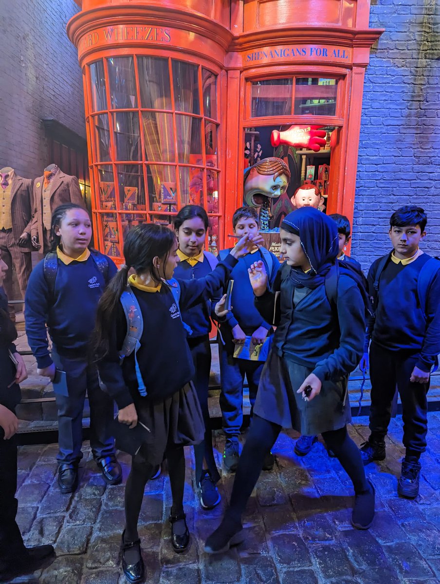 Westminster_CU's tweet photo. WCU &amp; Queen's Park Federation had an amazing day hosting a group of students at the Harry Potter Land! 
Can't wait for the next group of aspiring wizards &amp; witches to visit! 

#HarryPotterLand 
#MagicalExperience 
#NextGeneration 
#WizardingWorld
#westminsterchildrensuniversity https://t.co/L9JXHRKLSF
