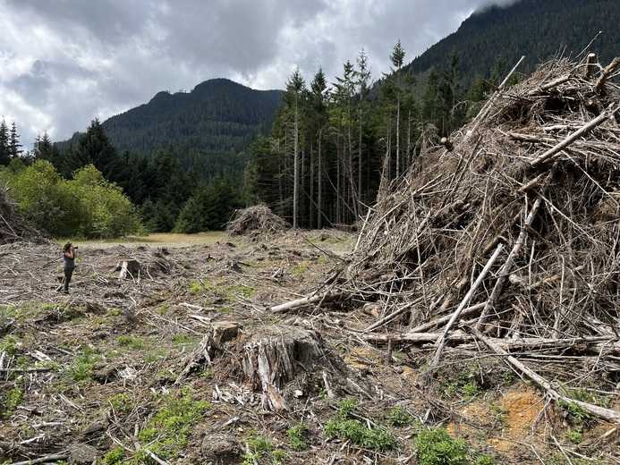 “Awi’nakola” means “we are one with the land and the sea.” It's also a group of Vancouver-based Indigenous knowledge  keepers, scientists and artists working together on responses to the climate crisis. Join them for SIDEBAR at <a href="/UCGrayCenter/">Gray Center for Arts and Inquiry</a>  on May 16, 6pm