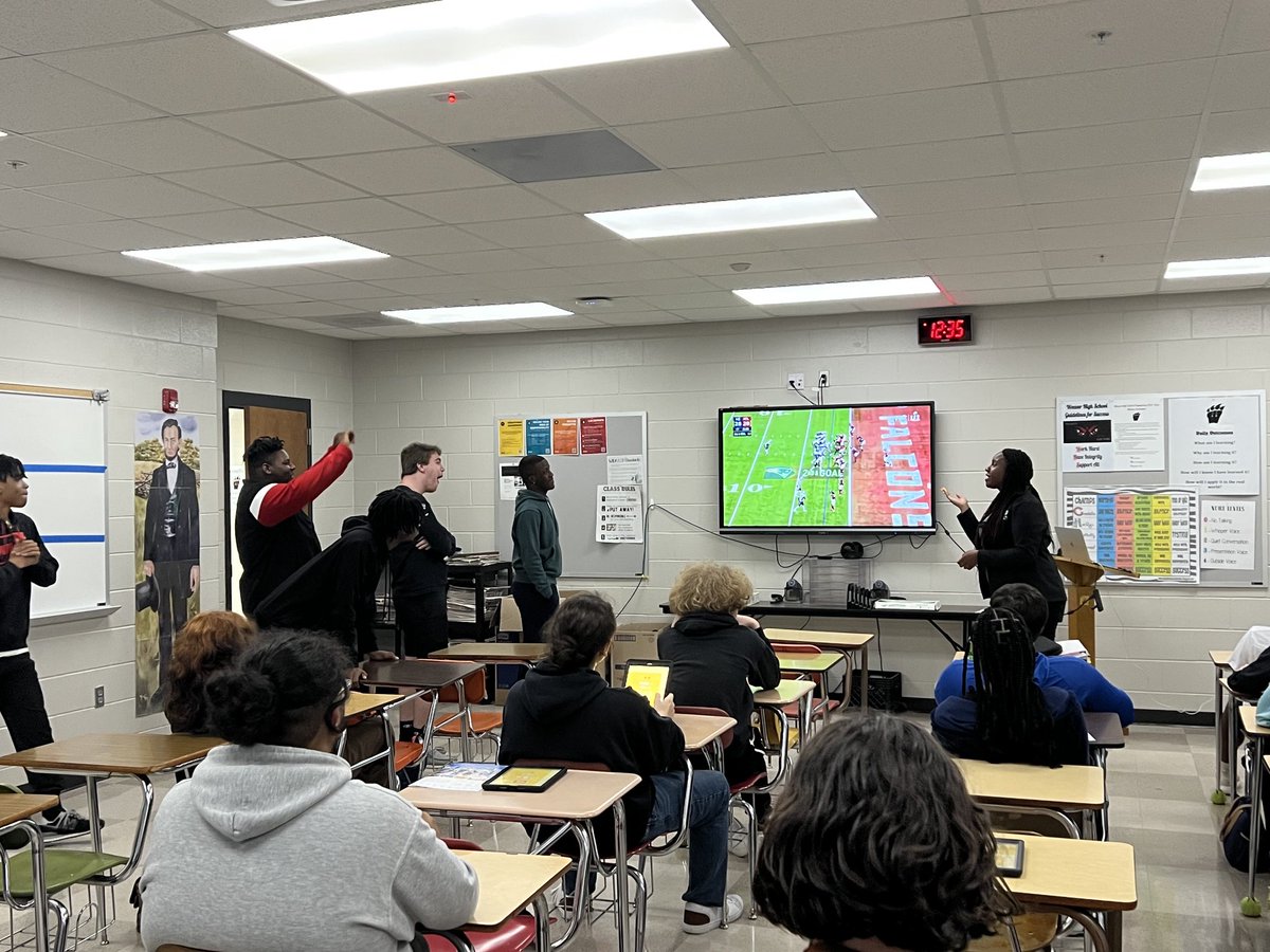 Julie Walker tweet media