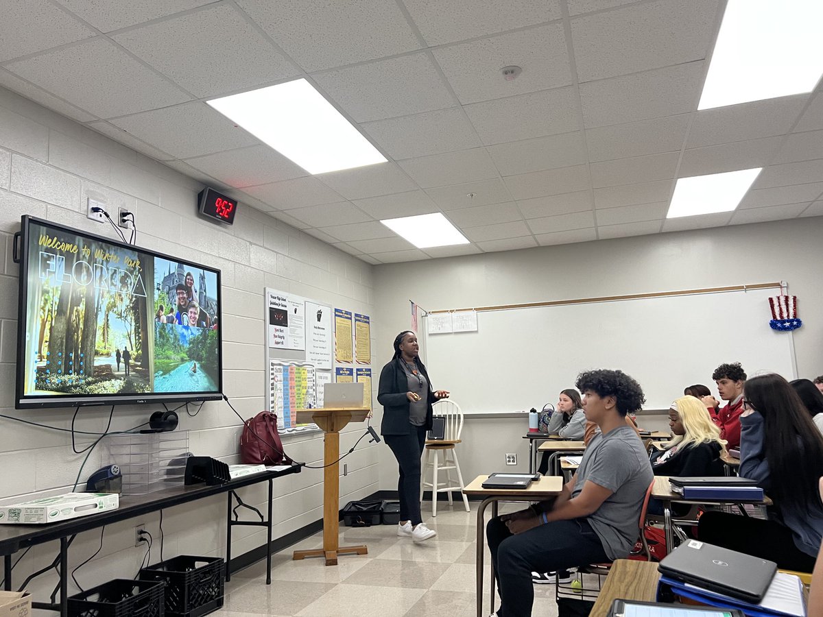 Julie Walker tweet media