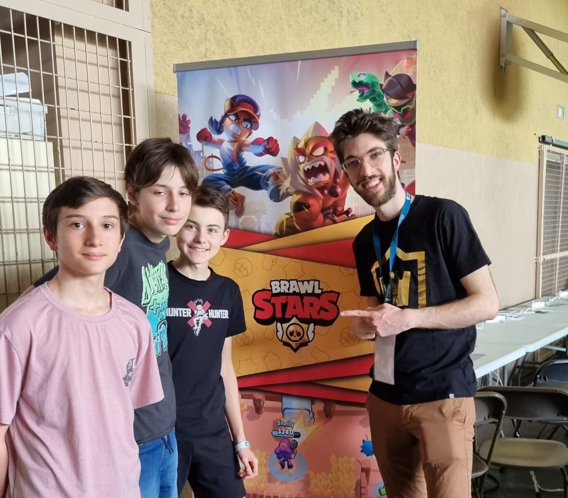 Ahrityr (@ahrityr) on Twitter photo Clap de fin pour l'incroyable week-end au <a href="/ThononGameFest/">Thonon Gaming Fest</a> 🎬
Que de belles rencontres, retrouvailles et d'émotions à travers les différentes LAN 😍
Je reviens avec une certitude : Les commus esport <a href="/BrawlStars/">Brawl Stars</a> et <a href="/ClashRoyale/">Clash Royale</a> sont incroyables 😍
Attention je tente de ping tous Clap de fin pour l'incroyable week-end au <a href="/ThononGameFest/">Thonon Gaming Fest</a> 🎬
Que de belles rencontres, retrouvailles et d'émotions à travers les différentes LAN 😍
Je reviens avec une certitude : Les commus esport <a href="/BrawlStars/">Brawl Stars</a> et <a href="/ClashRoyale/">Clash Royale</a> sont incroyables 😍
Attention je tente de ping tous