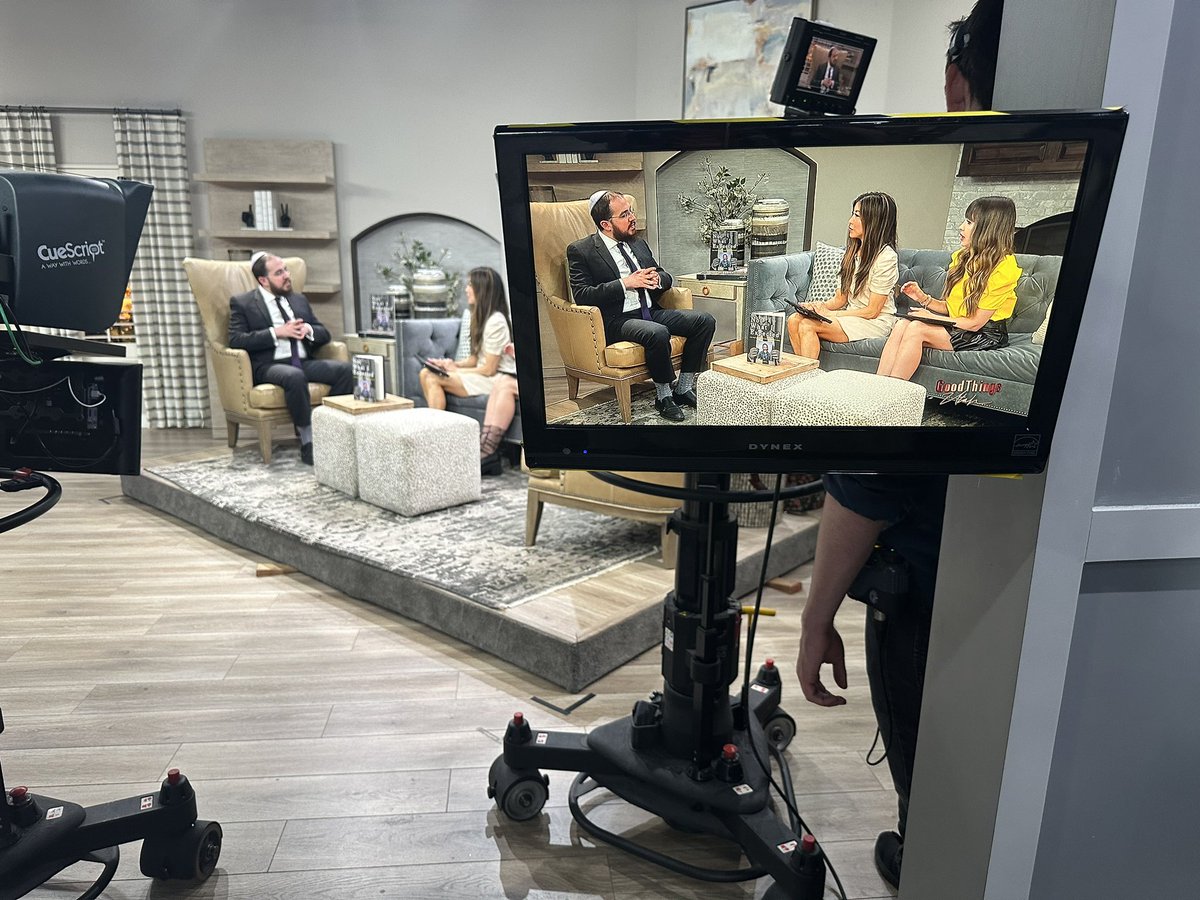 Thank you <a href="/suraechinn/">suraechinn</a> and <a href="/DeenaMarie/">Deena Marie</a> for having me on <a href="/abc4utah/">ABC4 News</a> to chat about the upcoming release of ‘Not What I Expected’!