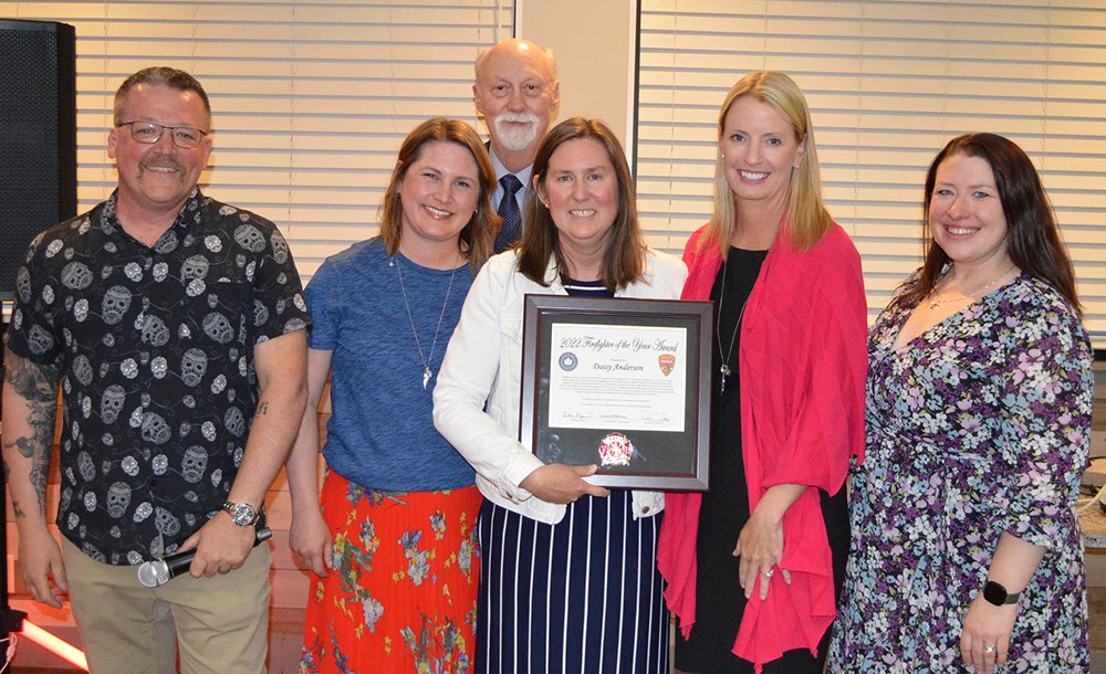 mayoreliseryan's tweet photo. Congratulations to Firefighter Daisy Anderson who was named Chanhassen’s 2022 Firefighter of the Year. 
Thank you for your service to our community. We are truly grateful! https://t.co/8VgIyVCqOr