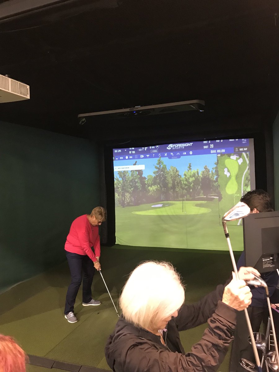 collectvwisdom's tweet photo. Fun #GTLadiesNight ⁦@GolfTown⁩ contests! https://t.co/SNn8hscCdo