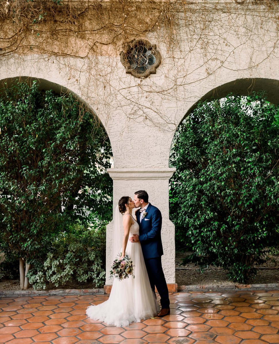 ArizonaGrand's tweet photo. When it comes to photo sessions, we have all the best spots // 📷️@benjamincliffordphotography
#arizonaphotography #arizonalife #azbride #arizonaweddingphotographer #adventureweddings https://t.co/kDV0Lnv9HC