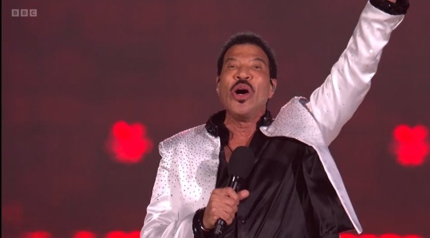 GilhamGremo's tweet photo. Goosebumps gallore watching this all time fav & God of mine @LionelRichie on @BBCNews catch up..after dancing 'all night long' myself yesterday stupidly
π¬π§π₯³π
#SecretCrush #LionelRichie #Legend #Word4Word #CouldWatchAllDayLong #Celebration #SmileyMe #BallBurn #DancedMySocksOff https://t.co/R9TFbwgJFF