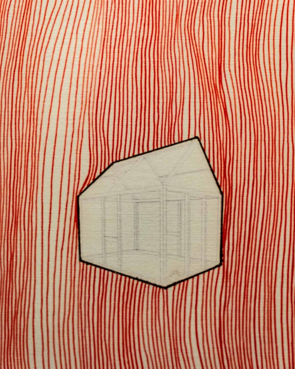 zexposiciones's tweet photo. La casa como símbolo de refugio es un elemento que se repite de forma sublime en la intimista exposición #25+25 que la artista #NataliaLainez dedica a su hermana en el @MuseoGargallo. Un increíble viaje a la nostalgia y el amor incondicional. 
No dejes de verla. 
#zexposiciones https://t.co/XlXbyEe0FG