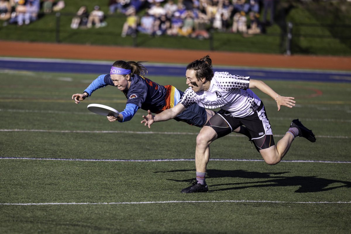 PortlandRising's tweet photo. Highlights from a hard-fought game against @DCShadowUlti Saturday 💪 We love playing in front of our fans on our home turf! Thanks for the support 🫶🌅 

📷: Mark Lessard

#letsRISE #premierultimateleague #ultimatefrisbee #mainesports #sportsphotography #proultimate https://t.co/pby0cKQVH1